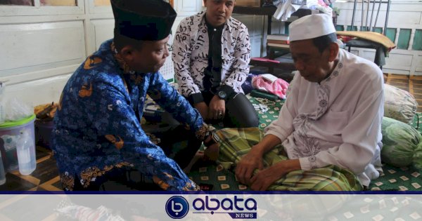 Camat Tallo Melayat Ke Rumah Warganya Di Teuku Umar