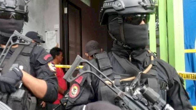 Densus 88 Tembak Mati Terduga Teroris di Jl. Manuruki Makassar
