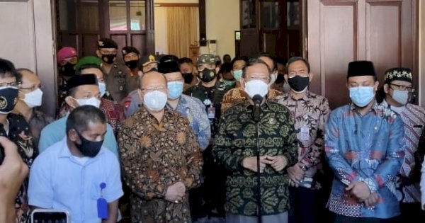 Mahfud MD Kunjungi Gereja Katedral Makassar, Ajak Warga Lawan Terorisme