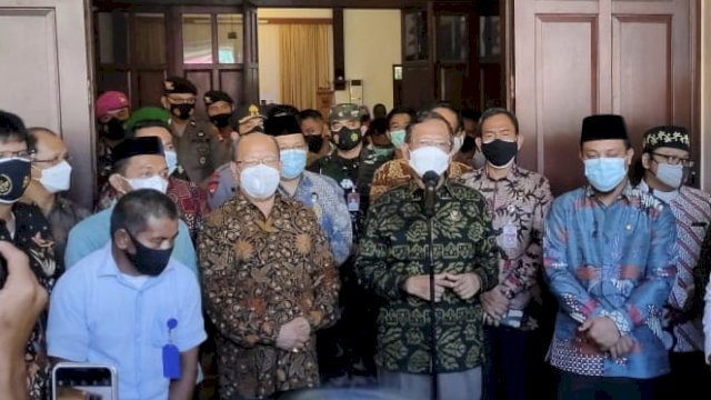 Mahfud MD Kunjungi Gereja Katedral Makassar, Ajak Warga Lawan Terorisme