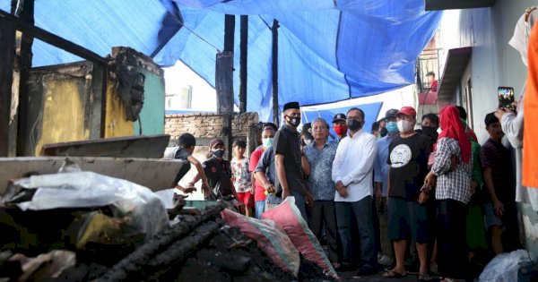 Tinjau Kebakaran Tinumbu, Danny Akan Aktifkan Kembali Pemadam Lorong