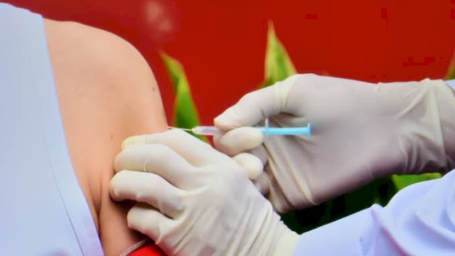 Vaksinasi Bagi Masyarakat Umum Dimulai, Target 181,5 Juta Penduduk