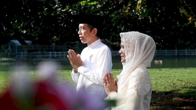 Presiden Jokowi dan Ibu Negara Salat Idulfitri di Istana Bogor