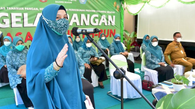 Ketua Tim Penggerak PKK Sulsel Naoemi Octarina