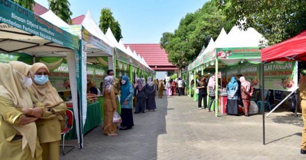 Dibuka Ketua PKK, Pasar Tani Sulsel Diikuti Poktan 10 Kabupaten