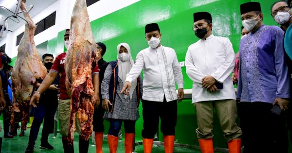 Pantau Stok Daging, Plt Gubernur dan Wali Kota Makassar Tinjau RPH Antang