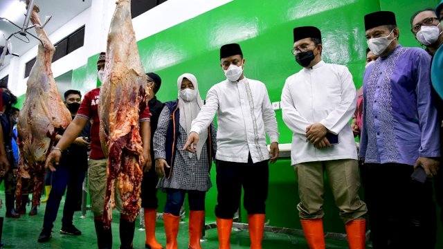 Pantau Stok Daging, Plt Gubernur dan Wali Kota Makassar Tinjau RPH Antang
