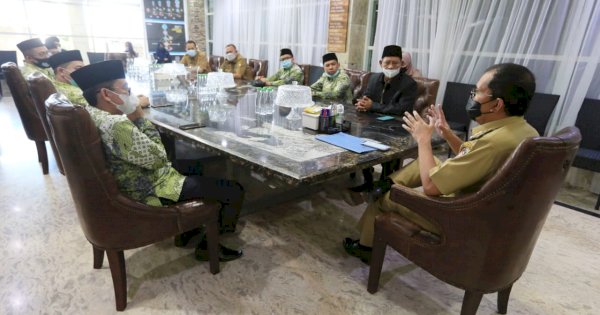 Danny Imbau Warga Lebaran di Ruang Terbuka