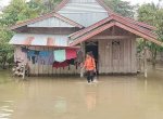 322 Rumah Terendam Banjir di Lutra, Plt Gubernur Salurkan Bantuan