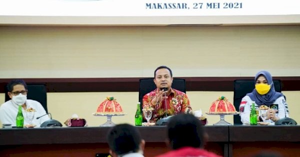 Di Hadapan Suporter, Andi Sudirman Janji Bangun Stadion Mattoanging