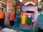 PKK Sulsel-PT Pos Siapkan Tong Sampah di Rammang-rammang