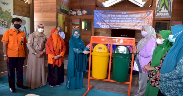 PKK Sulsel-PT Pos Siapkan Tong Sampah di Rammang-rammang