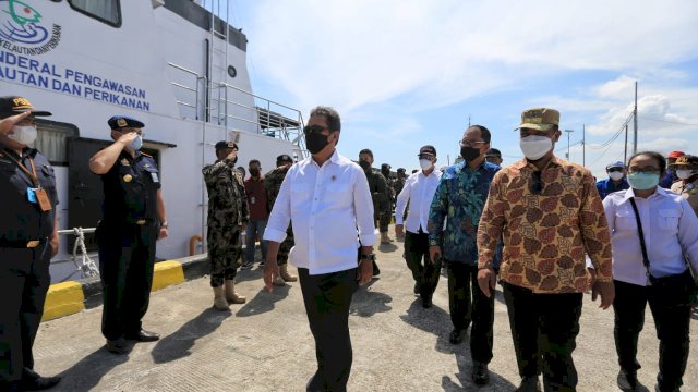 Tinjau Pelabuhan Untia, Menteri Kelautan Minta Tingkatkan Pendapatan
