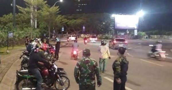 Satgas Raika Bubarkan Kerumunan Klub Motor di Tanjung Bunga