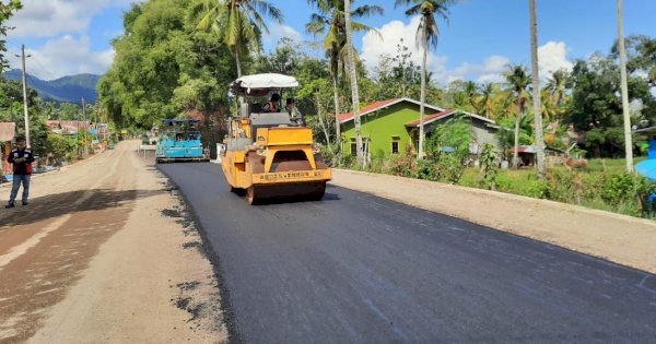 Ruas Ujung Lamuru-Palattae-Bojo Diperlebar, Warga: Terima Kasih Pemprov