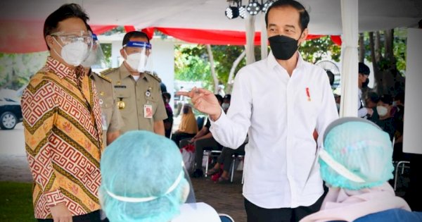 Jokowi Minta 100 Ribu Orang Divaksin Tiap Hari di Jakarta