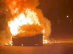 Tesla Model Terbaru Terbakar Saat Sedang Dikendarai