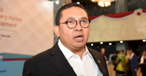 TKA China Masuk Saat PPKM Darurat, Fadli Zon: Luar Biasa yang di Belakang Mereka