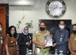 DPKM Serahkan Policy Brief Rakor Pendidikan ke Wali Kota Danny
