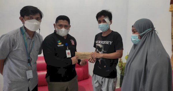 Mensos Berikan Bantuan Korban Kecelakaan Sepeda yang Viral di Makassar