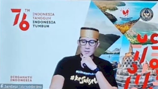 Promosikan Sulsel, Sandi Uno Pake Songkok Recca dan Kaos Bertulis #kesulselmi