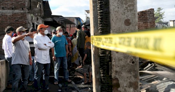 Temui Korban Kebakaran, Wali Kota Makassar Pastikan Kebutuhan Terpenuhi