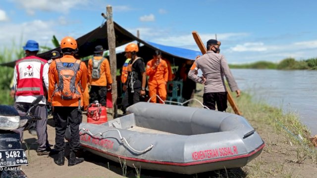 BPBD Lutra dan Basarnas Palopo Cari 2 Korban Tenggelam