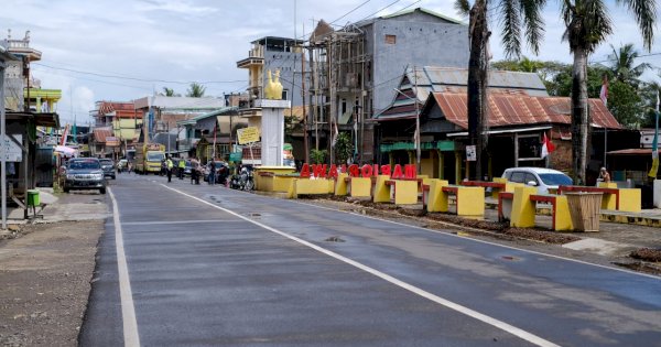 Andi Sudirman Bertekad Tuntaskan Jalan Rusak di Ruas Soppeng-Pangkajene