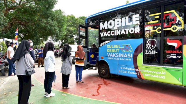 Persiapkan Pembelajaran Tatap Muka, Pemprov Sulsel Vaksin 1000 Siswa SMA