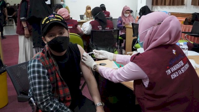 667 Civitas Akademika UIN Alauddin Nikmati Layanan Mobile Vaccinator