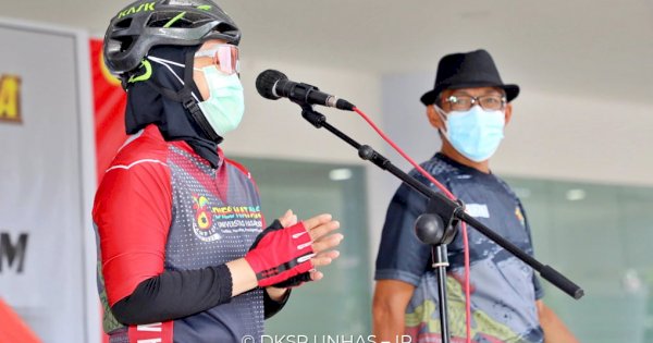 Dies Natalis Unhas, Prof Dwia Lepas Tour Sepeda 65 Km