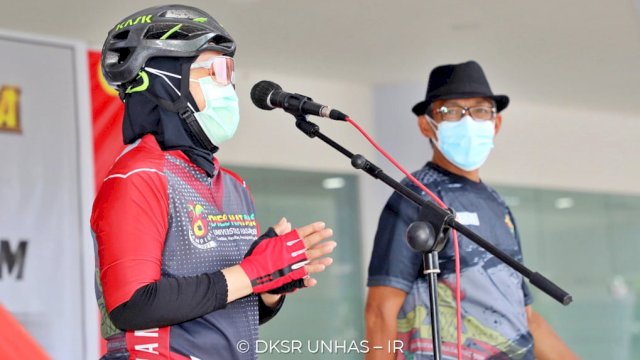 Dies Natalis Unhas, Prof Dwia Lepas Tour Sepeda 65 Km