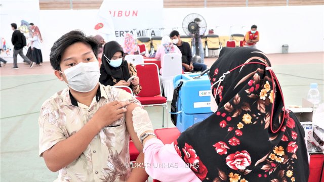 1.861 Mahasiswa dan Alumni Unhas Ikut Vaksinasi Dosis Kedua