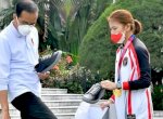 Setelah Dibeli Jokowi, Sepatu Milik Greysia Polii Diserbu Pembeli