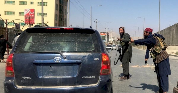 Baku Tembak Antara Pasukan Barat dan Taliban Pecah di Bandara Kabul