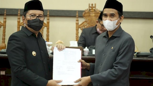 DPRD Makassar Sahkan Laporan Pelaksanaan APBD 2020 Jadi Perda