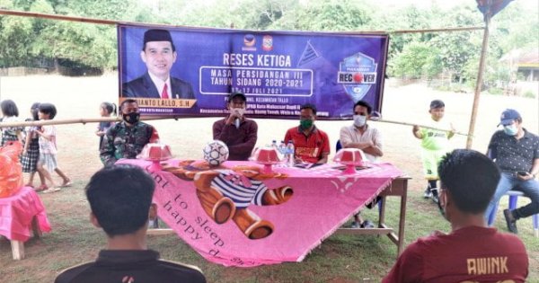 Reses di Lakkang, Rudianto Lallo Beri Bantuan Perlengkapan Olahraga