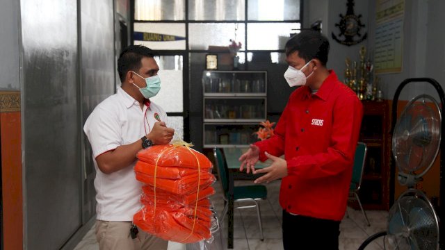 Kontribusi di Tengah Pandemi, ISYEF Sulsel Telah Bagikan 15.000 Paket Makanan