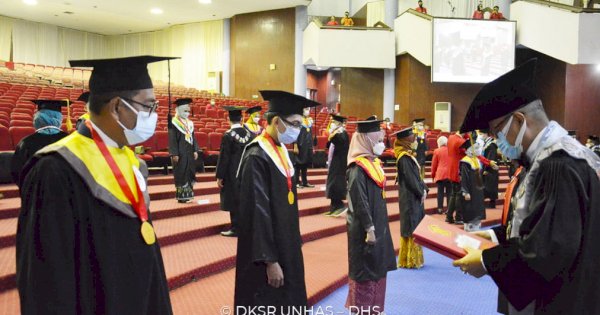 Unhas Gelar Wisuda Daring Cetak 1.031 Lulusan Baru