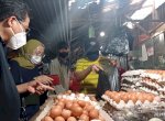 Istri Jubir Presiden Belanja Kebutuhan Dapur di Pasar Maricaya Makassar