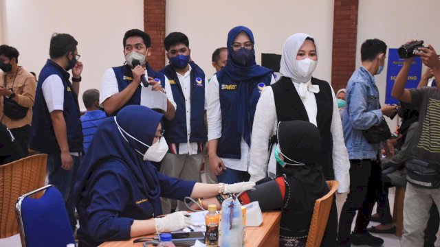 Ratusan Warga Ikut Vaksinasi Nasdem Makassar