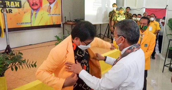 Wakil Bupati Lutra Gabung Golkar, Taufan Target 10 Kursi DPRD Kabupaten