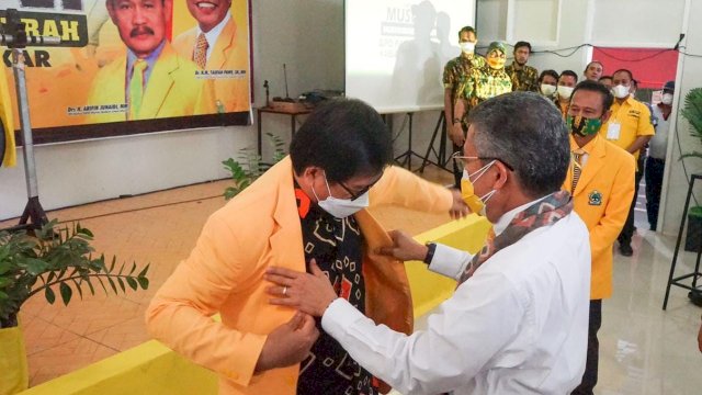 Wakil Bupati Lutra Gabung Golkar, Taufan Target 10 Kursi DPRD Kabupaten