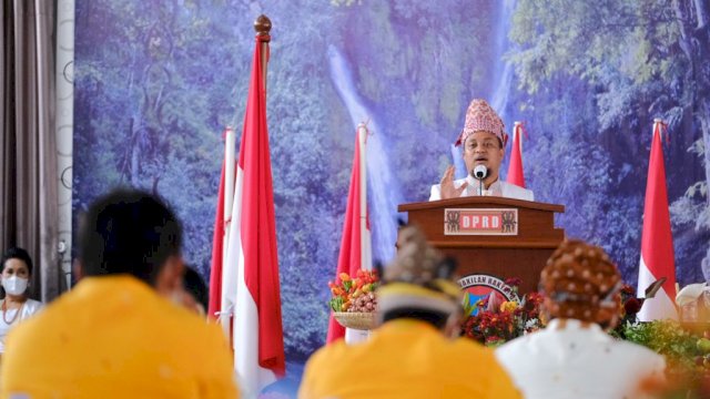 64 Tahun Tana Toraja, Plt Gubernur Sulsel Serahkan Rp20 M Bantuan Keuangan