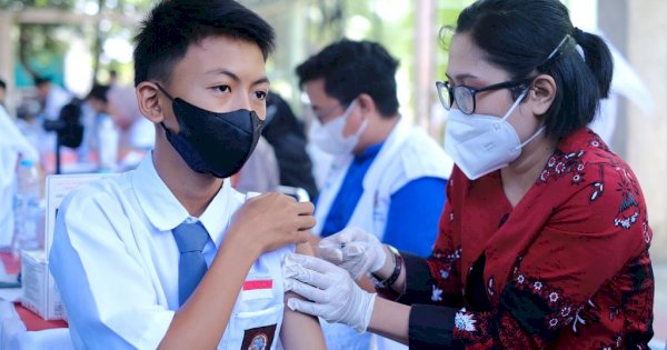 1.378 Pelajar Jalani Vaksinasi Sehari di SMKN 4 Makassar