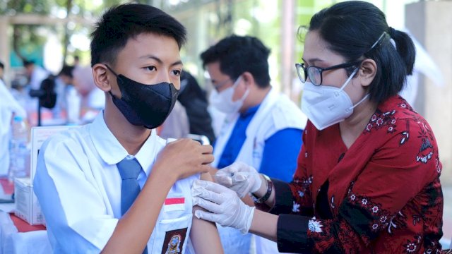 1.378 Pelajar Jalani Vaksinasi Sehari di SMKN 4 Makassar