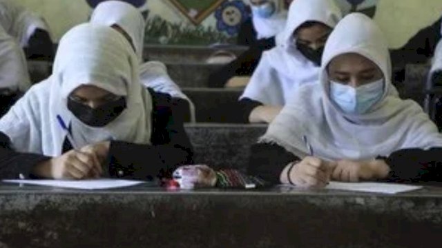 Perempuan Dilarang, Taliban Hanya Bolehkan Siswa Laki-laki Masuk Sekolah