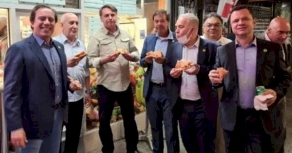 Belum Divaksin, Presiden Brasil Terpaksa Makan di Trotoar Kota New York