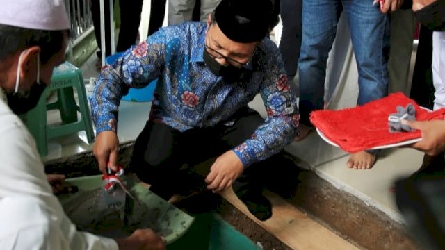 Wali Kota Danny Letakkan Batu Pertama Pembangunan Shelter Masjid Al Muttaqin