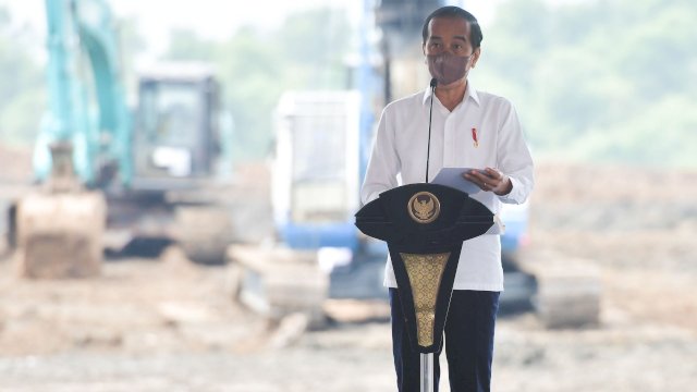 Jokowi Groundbreaking Pabrik Baterai Kendaraan Listrik Pertama di Indonesia